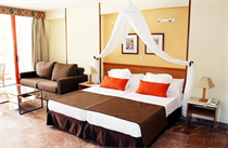 TROPICAL SPLASH - Hotel cerca del Las Rejas Open Club Benidorm