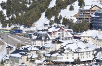 APARTAMENTOS GHM PLAZA - Hotel cerca del Estación de Esquí de Sierra Nevada