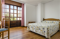 SURFANCES - Hotel cerca del Campo de Golf Club Parayas