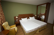 AVENIDA HOTEL - Hotel cerca del Alboran Golf